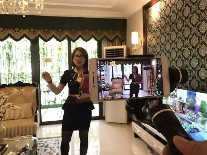 龙凤直播用户评价头像展示图